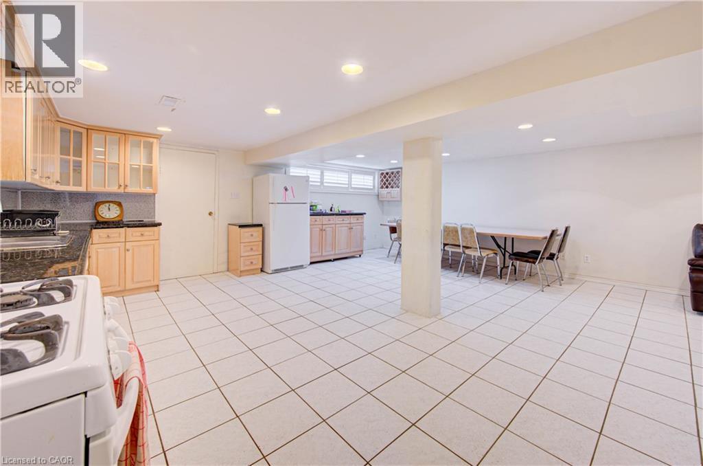 465 Herkimer Street Property Photo 23