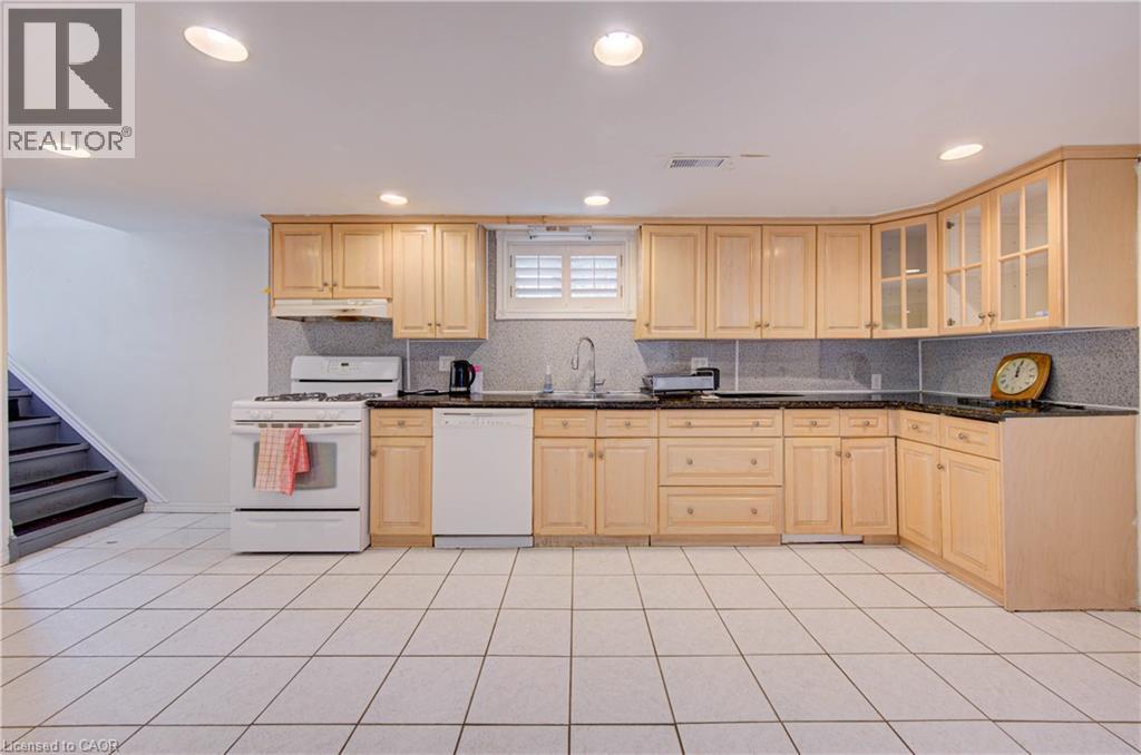 465 Herkimer Street Property Photo 26