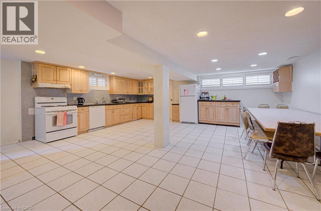 465 Herkimer Street Property Photo 31