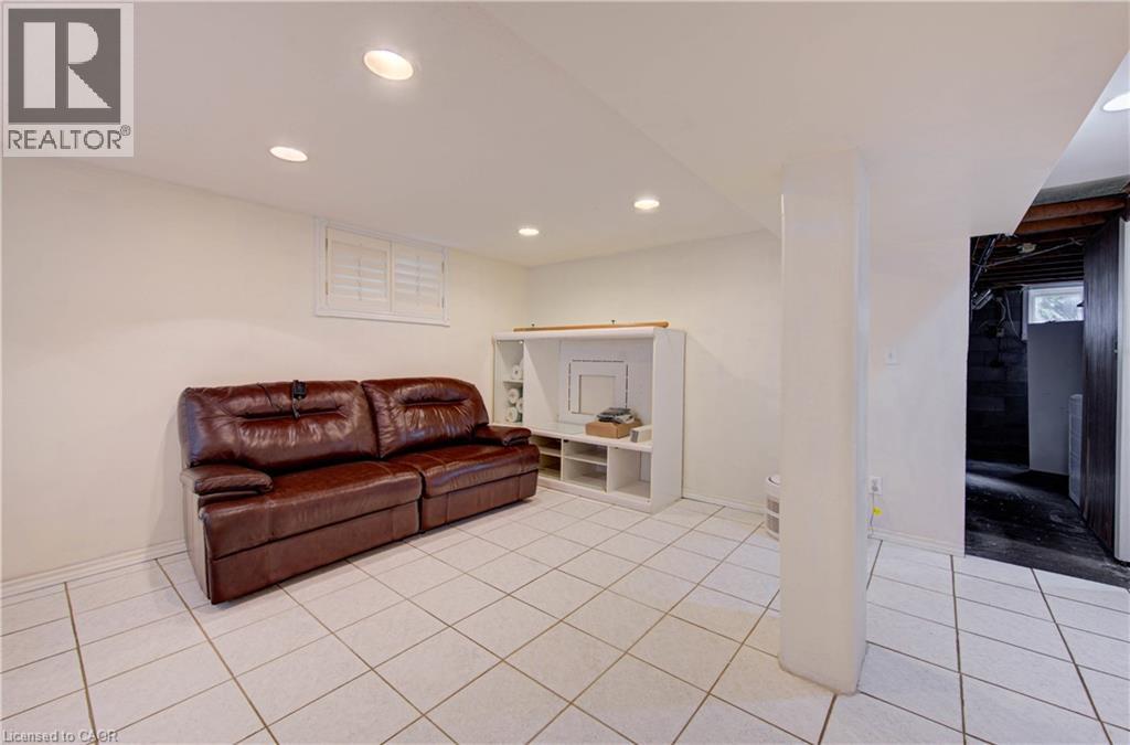 465 Herkimer Street Property Photo 32