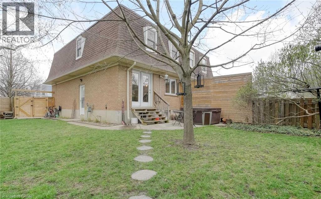 160 Breckenridge Drive Unit# Upper Property Photo 4