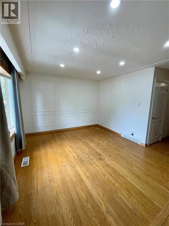 160 Breckenridge Drive Unit# Upper Property Photo 7