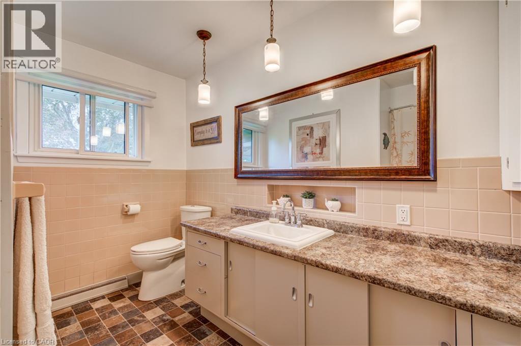 297 Main Street W Property Photo 29