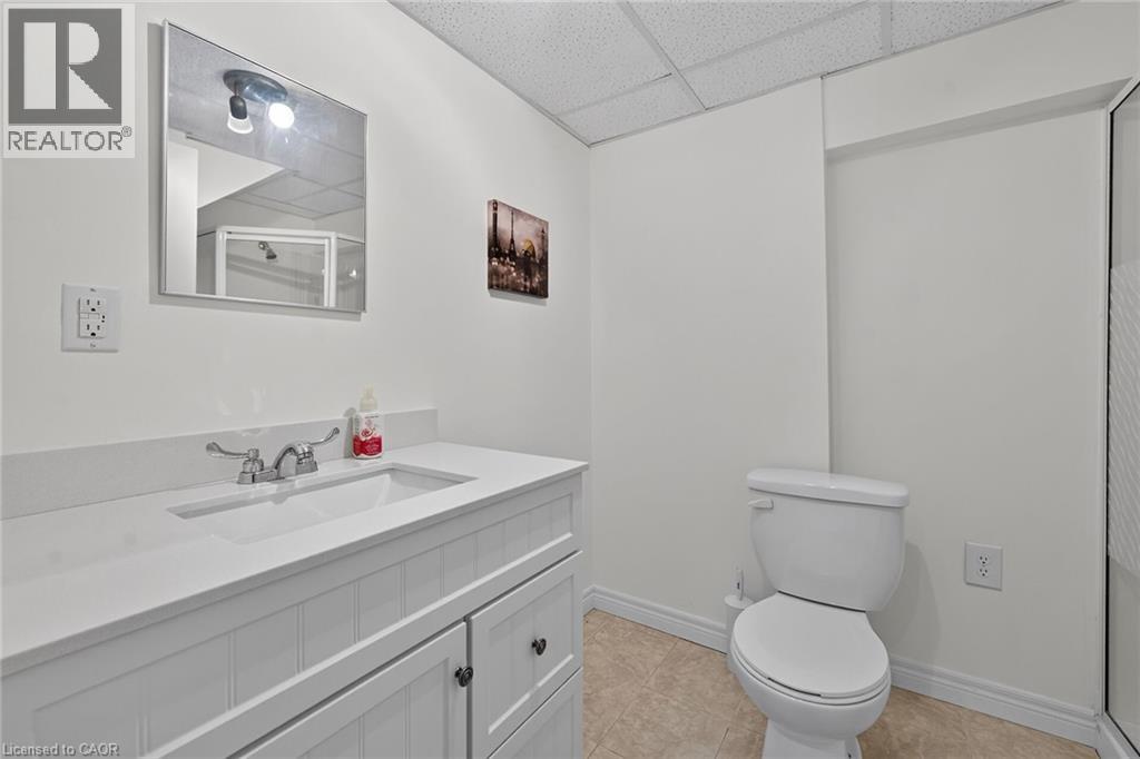 28 Nelles Street E Property Photo 41