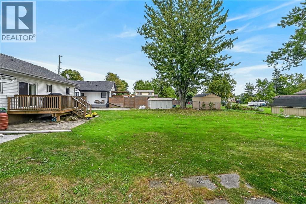 28 Nelles Street E Property Photo 45