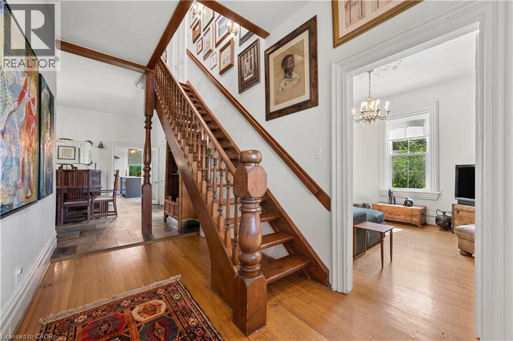 66 Park Hill Road E Property Photo 4