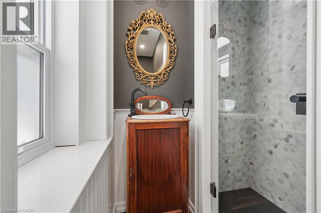66 Park Hill Road E Property Photo 23