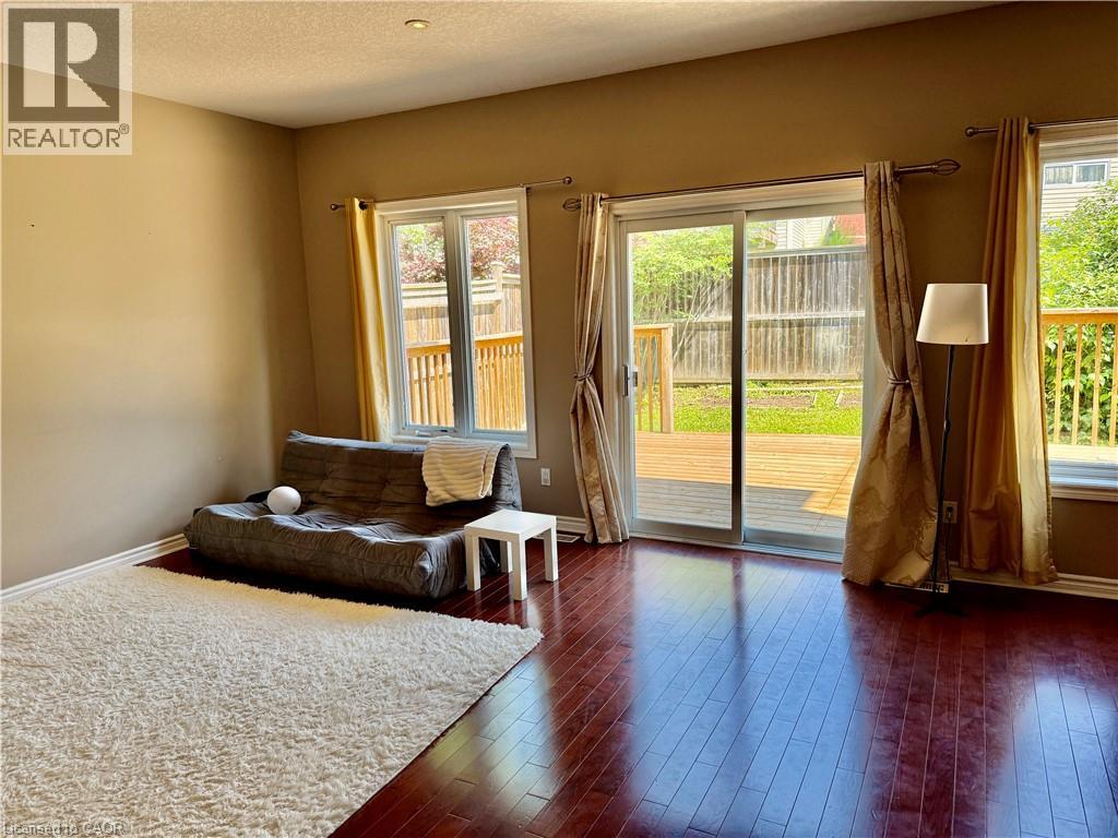596 Violet Street Property Photo 3