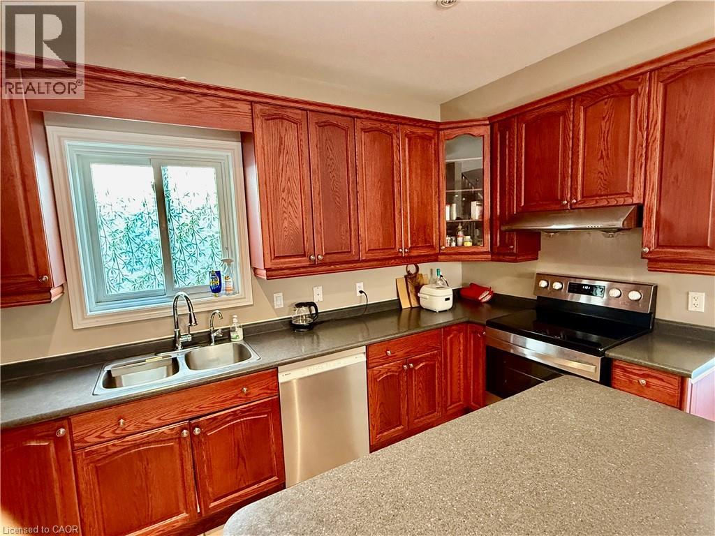 596 Violet Street Property Photo 7