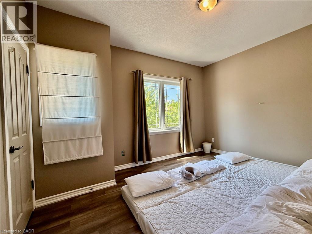 596 Violet Street Property Photo 10