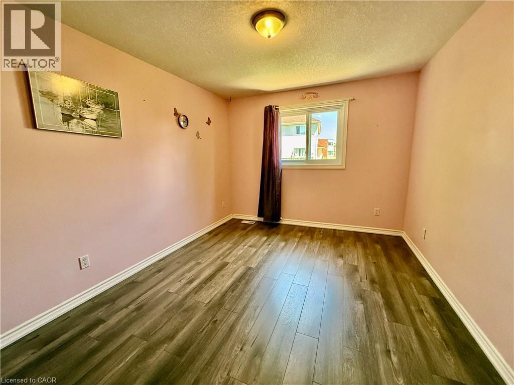 596 Violet Street Property Photo 14