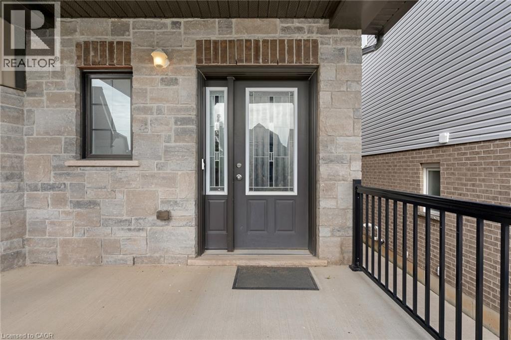 278 Thomas Slee Drive Property Photo 2