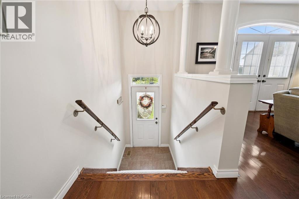 487 E St Andrew Street E Property Photo 4