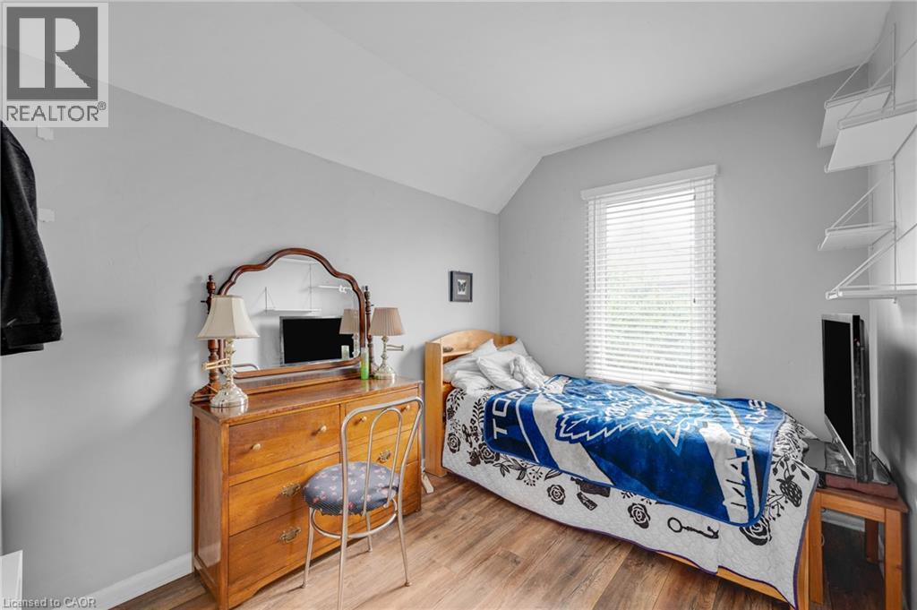 466 Cannon Street E Property Photo 17