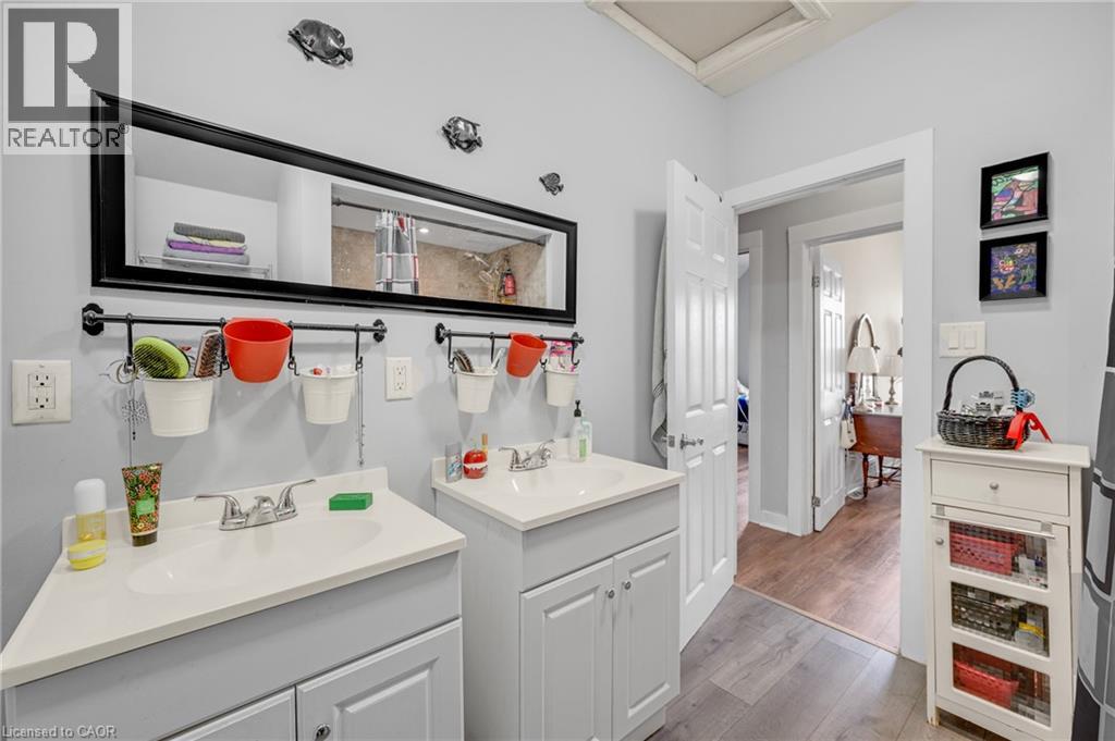 466 Cannon Street E Property Photo 19