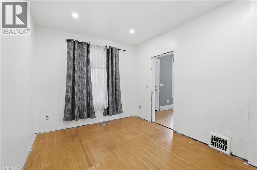 7 Tom Street Property Photo 7