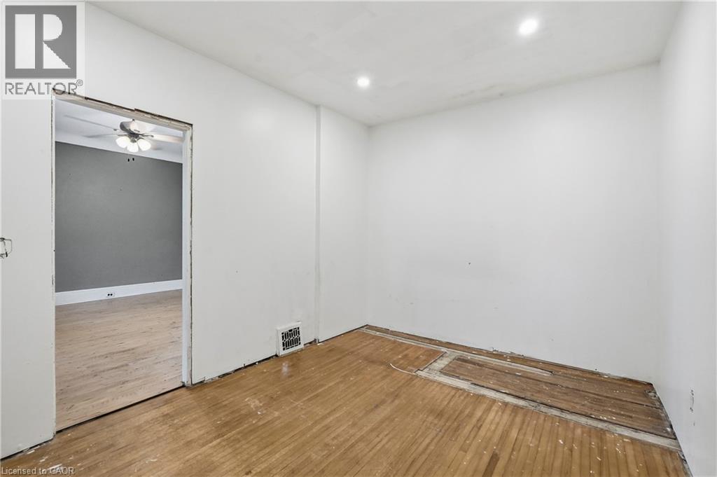 7 Tom Street Property Photo 8