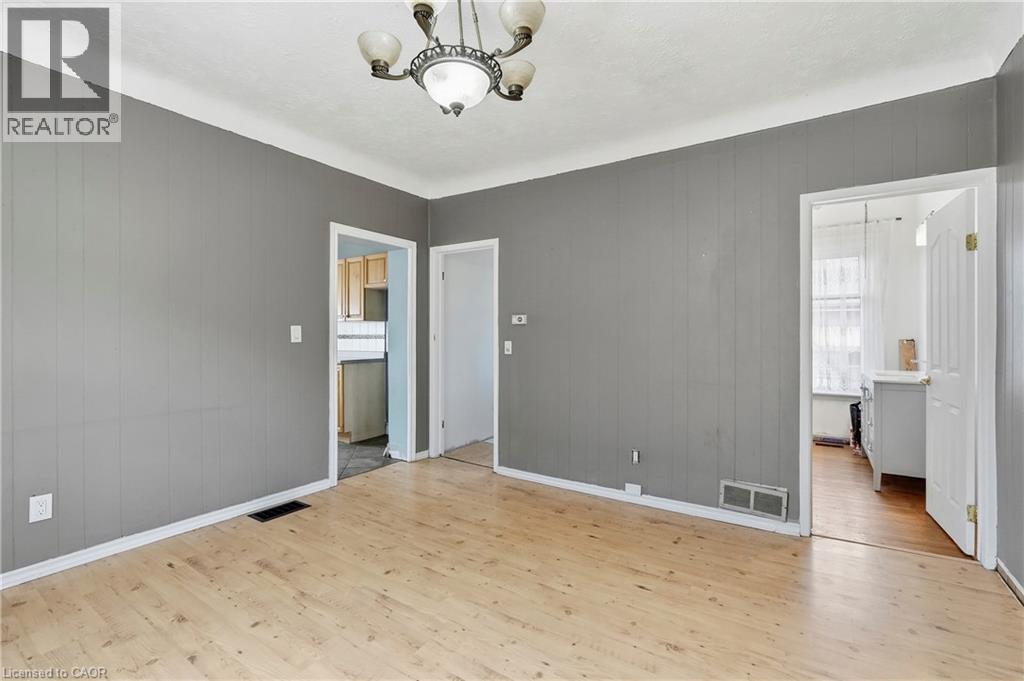 7 Tom Street Property Photo 10