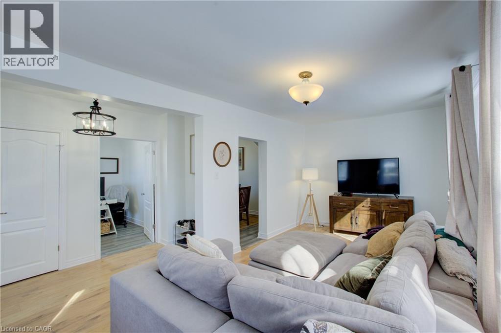 101 John Street E Property Photo 7