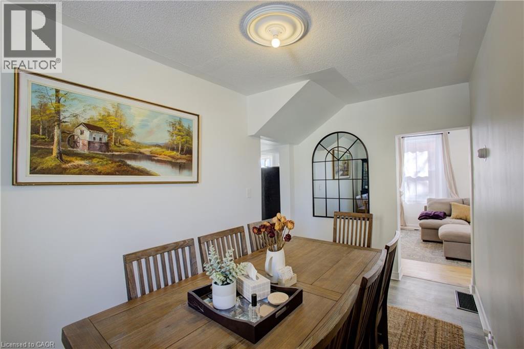101 John Street E Property Photo 12