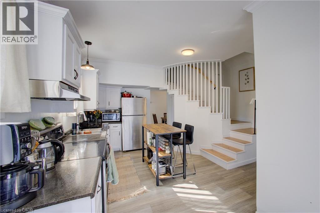 101 John Street E Property Photo 15