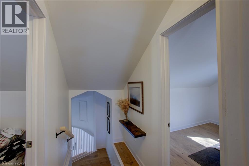 101 John Street E Property Photo 21