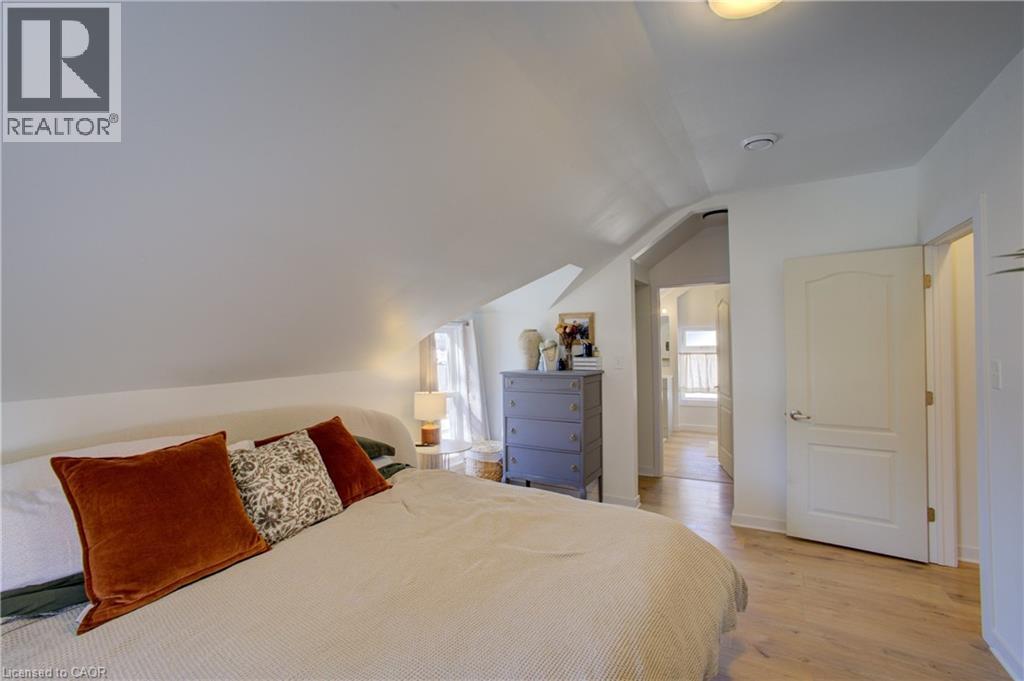 101 John Street E Property Photo 23
