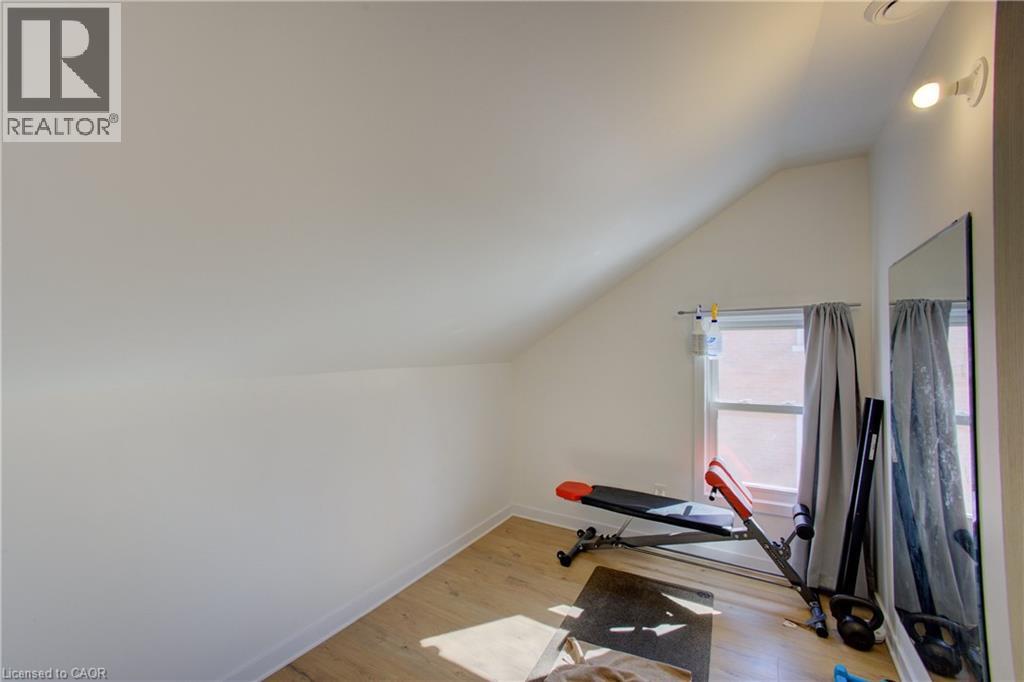 101 John Street E Property Photo 26