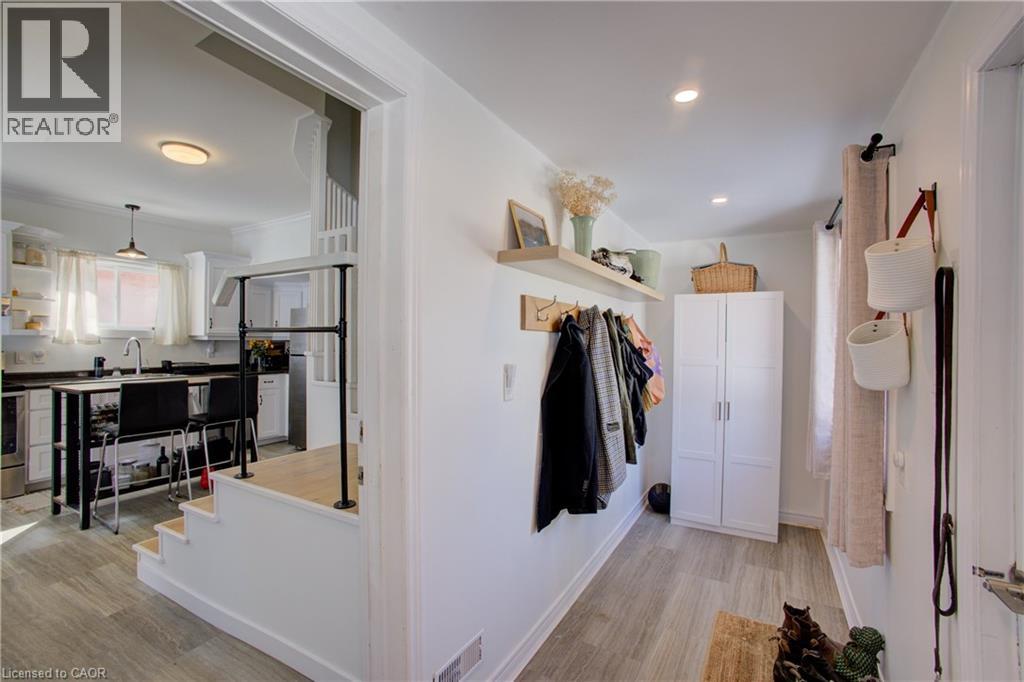 101 John Street E Property Photo 28
