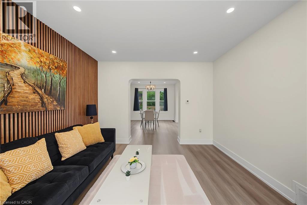 234 Balmoral Avenue S Property Photo 6
