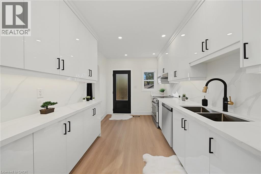 234 Balmoral Avenue S Property Photo 11