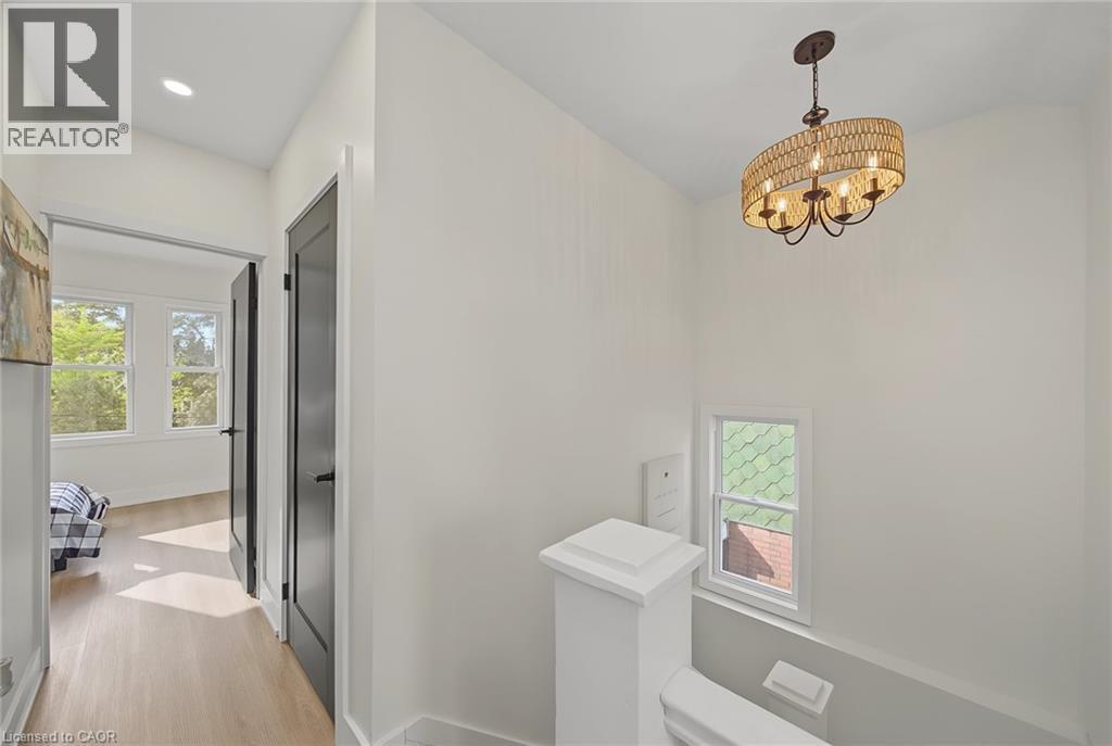 234 Balmoral Avenue S Property Photo 15