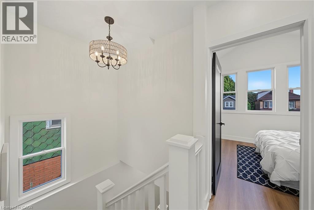 234 Balmoral Avenue S Property Photo 16