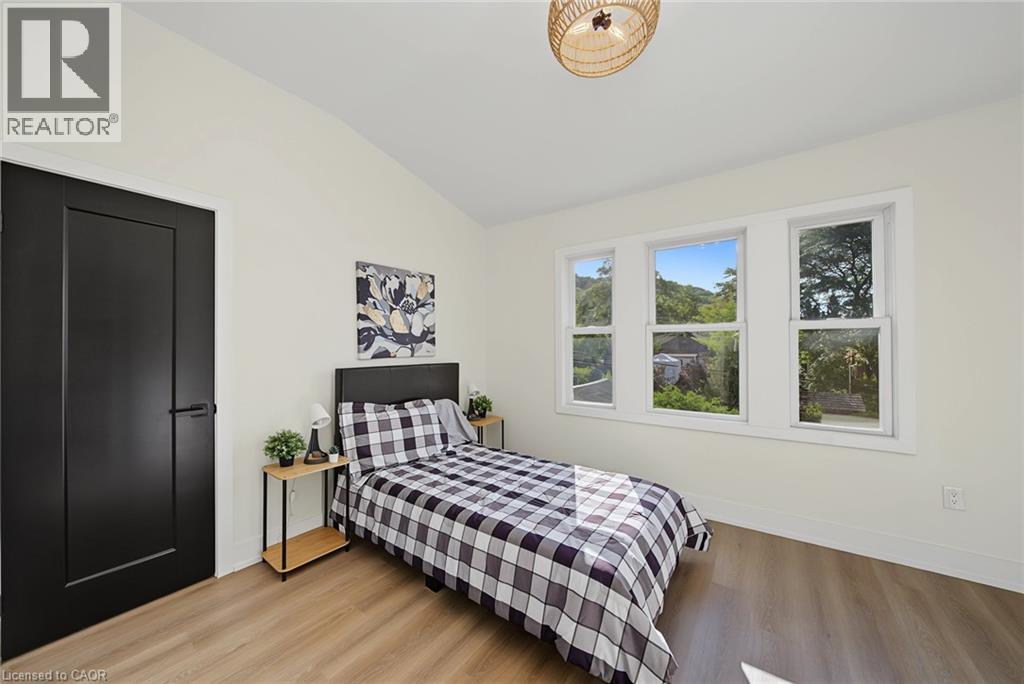 234 Balmoral Avenue S Property Photo 21