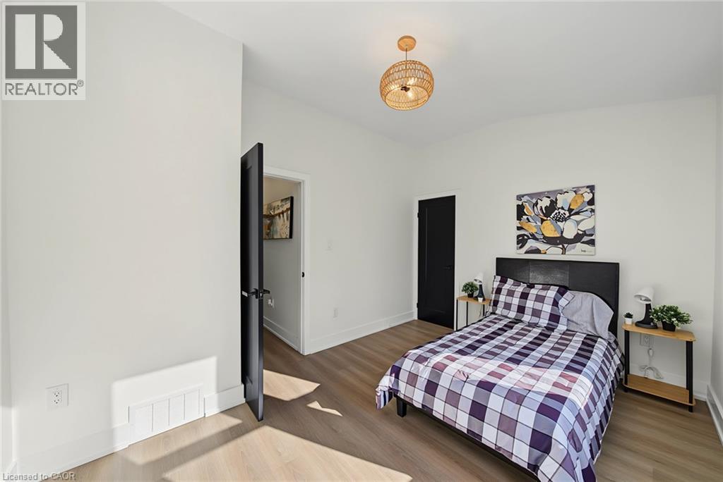 234 Balmoral Avenue S Property Photo 22