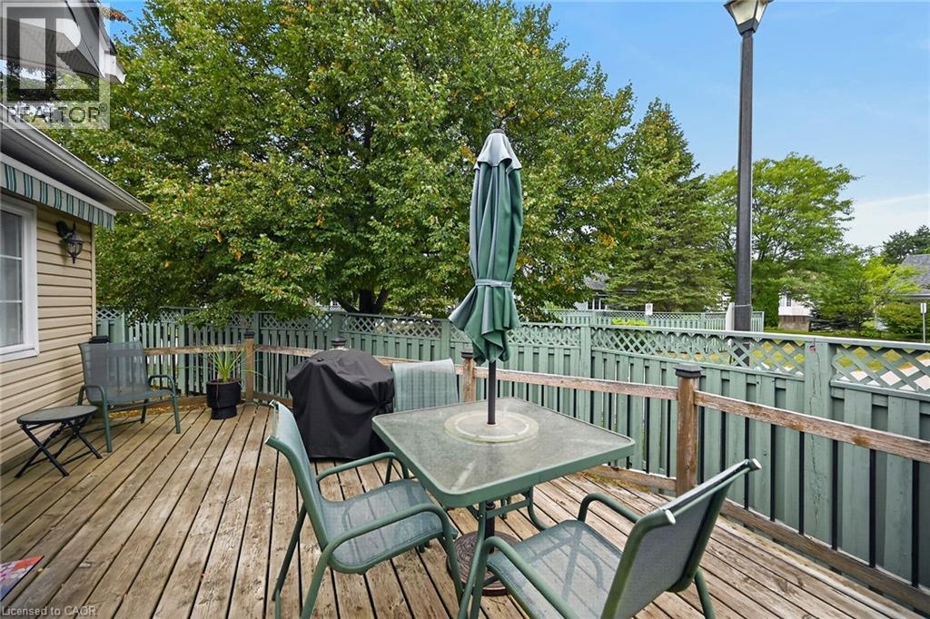 376 Silverbirch Boulevard Property Photo 42