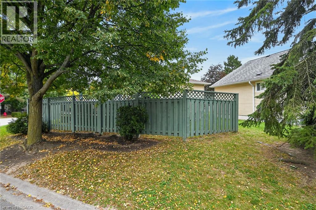 376 Silverbirch Boulevard Property Photo 43