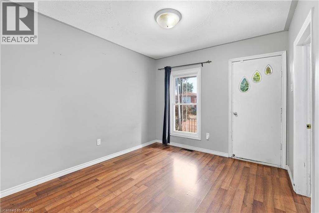 77 Province Street N Property Photo 3