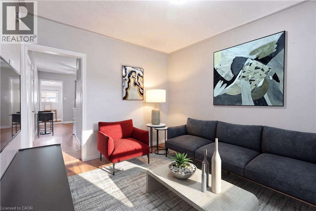 77 Province Street N Property Photo 4