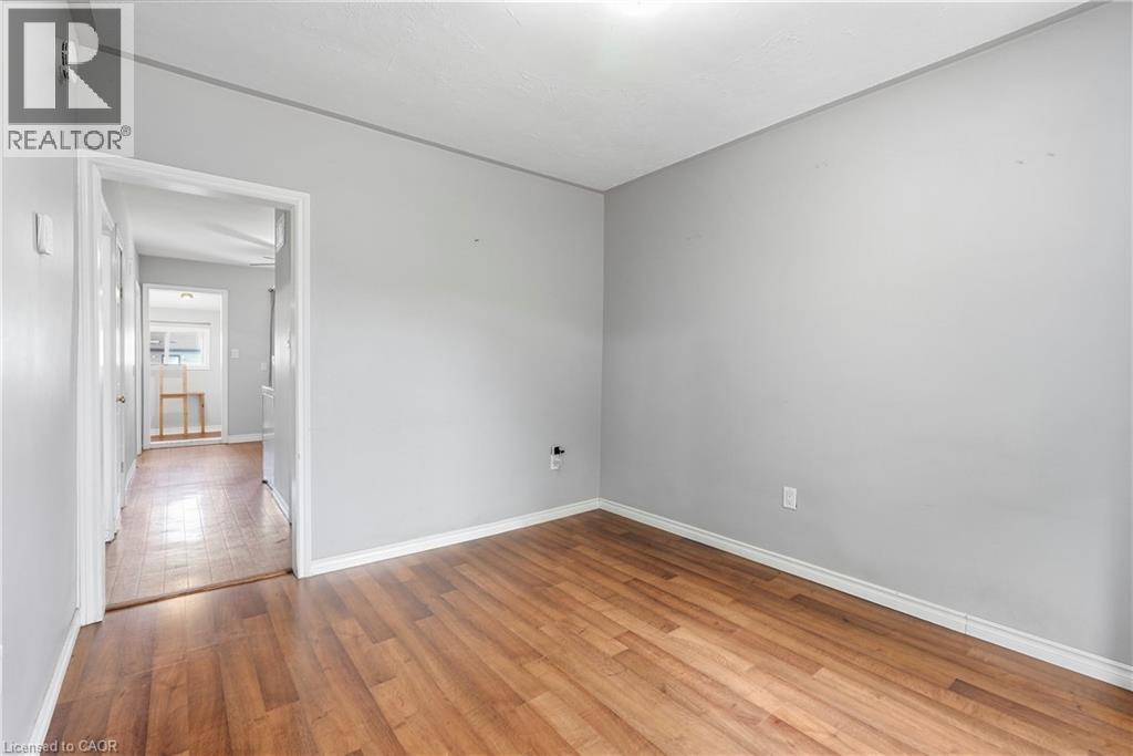 77 Province Street N Property Photo 5