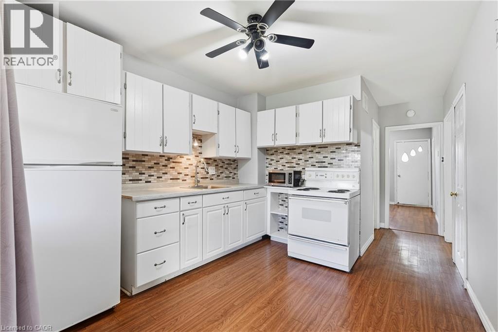 77 Province Street N Property Photo 13