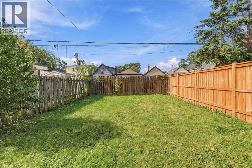 77 Province Street N Property Photo 20