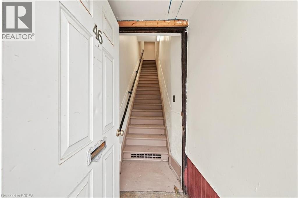 46 Grand River Street N Property Photo 4