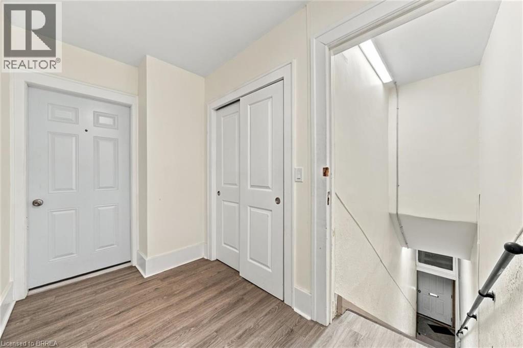 46 Grand River Street N Property Photo 5