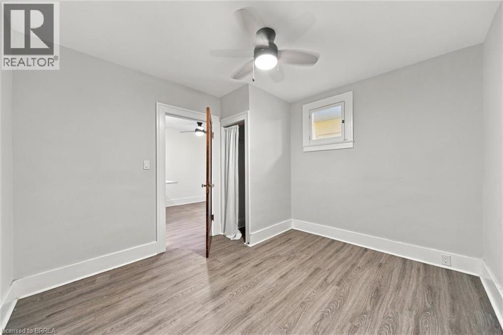 46 Grand River Street N Property Photo 10