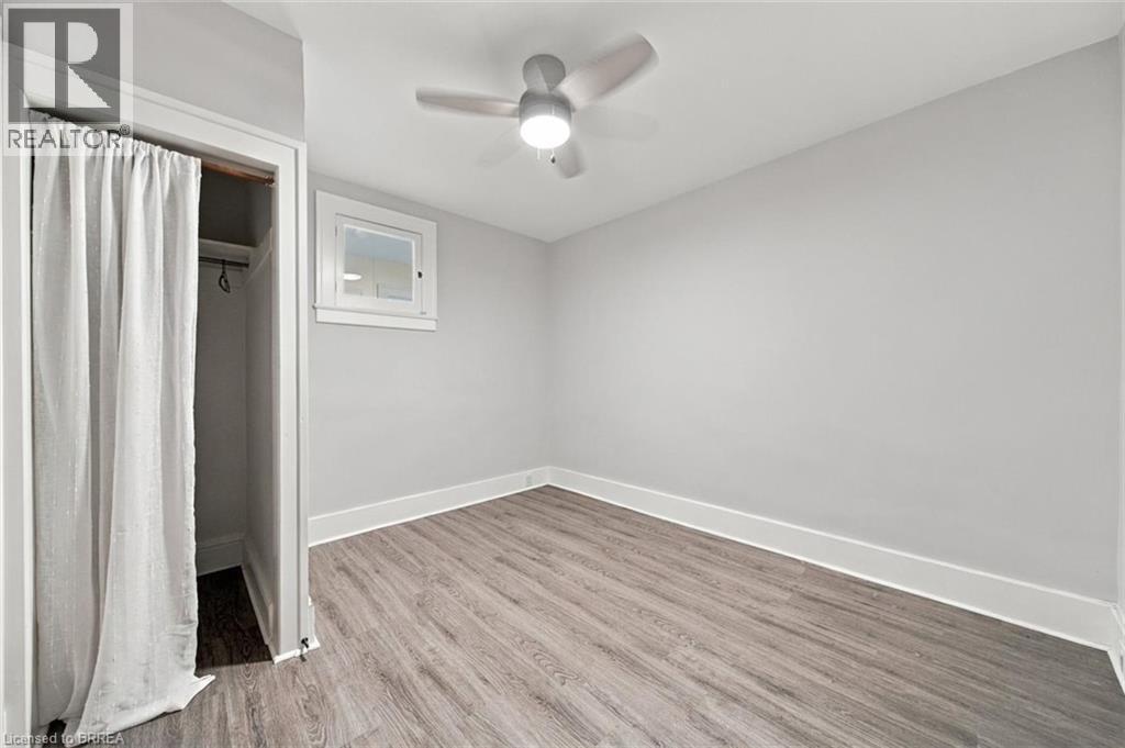 46 Grand River Street N Property Photo 11