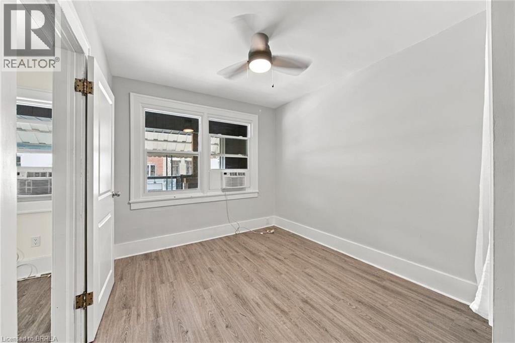 46 Grand River Street N Property Photo 25