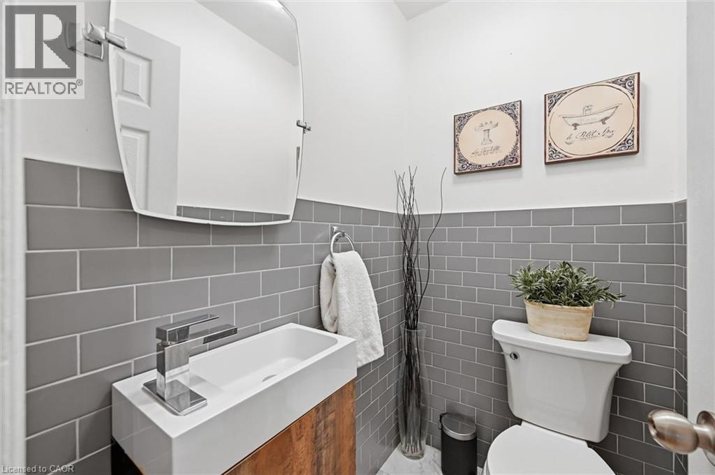 5474 Schueller Crescent Property Photo 13