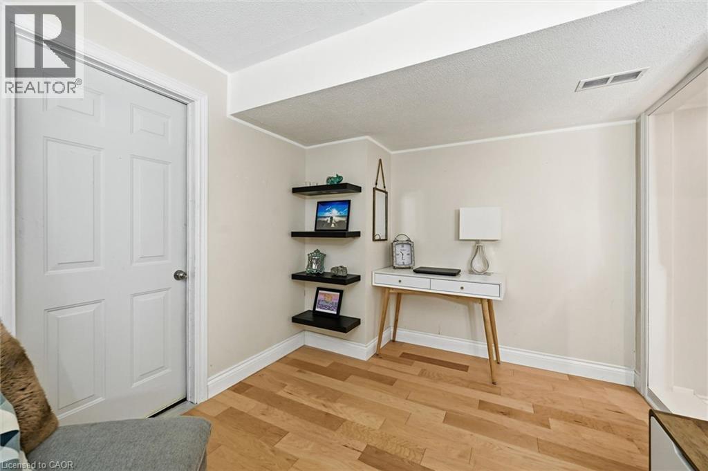 5474 Schueller Crescent Property Photo 37