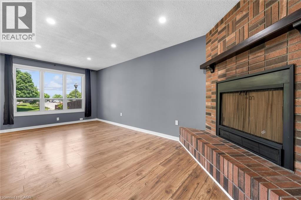 261 Limeridge Road W Property Photo 6